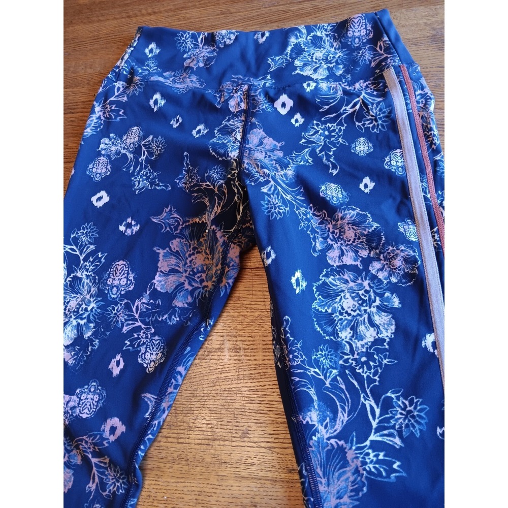 Activewear Athlethic Leggings Lg Floral Pattern Blue, Pink, Magenta Stretchy